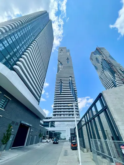 Condo Apartment in Vaughan
