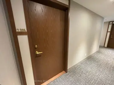 Condo Apartment in Vaughan