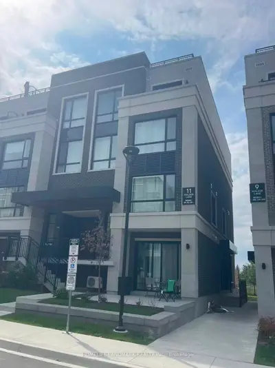 Condo Townhouse in Richmond Hill