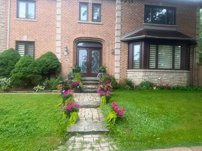 Detached in Newmarket