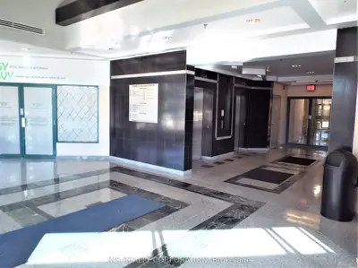 16775 Yonge Street 205, Newmarket, On L3y 8j4