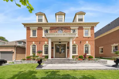 42 Oatlands Crescent, Richmond Hill, On L4c 9p2