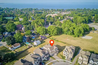 259 Danny Wheeler Boulevard, Georgina, On L4p 0j9