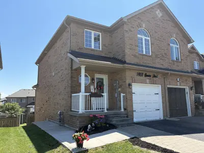 Att/Row/Townhouse in Innisfil