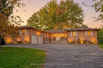 240 Webb Road, Uxbridge, On L4a 7x4