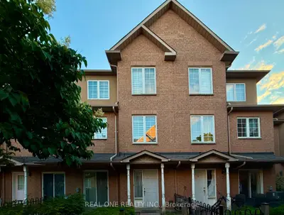 Condo Townhouse in Markham
