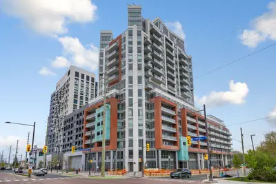 Condo Apartment in Richmond Hill