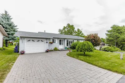 118 Tecumseth Pines Drive, New Tecumseth, On L0g 1w0