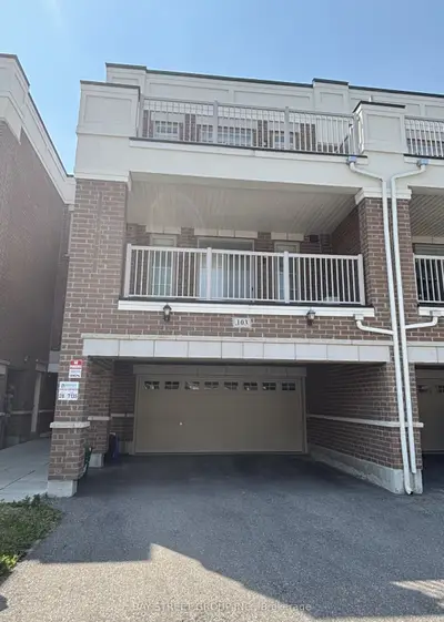 Att/Row/Townhouse in Markham