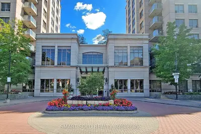 Condo Apartment in Markham