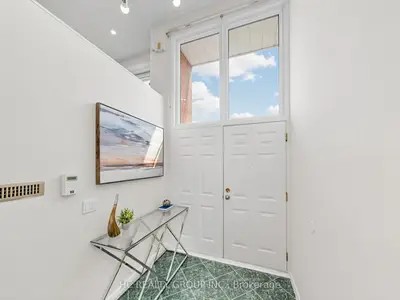 1742 John Street 36, Markham, On L3t 1y9