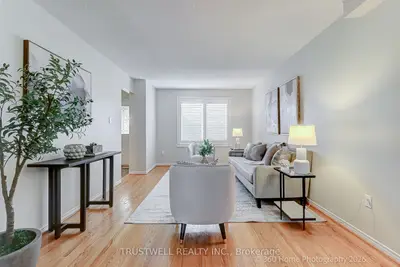 224 Hollingham Road, Markham, On L3r 8k3