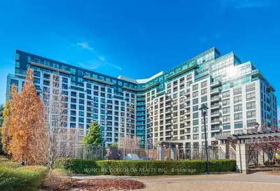 Condo Apartment in Richmond Hill