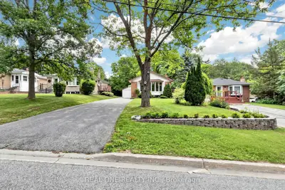 49 Bayview Parkway Basement, Newmarket, On L3y 3w2