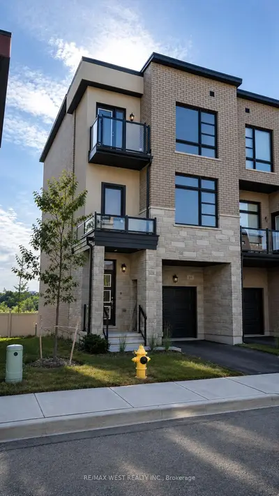 Att/Row/Townhouse in Vaughan