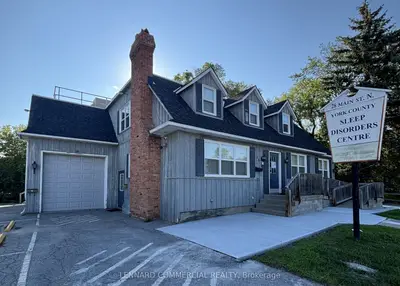 28 Main Street N 3, Newmarket, On L3y 3z7