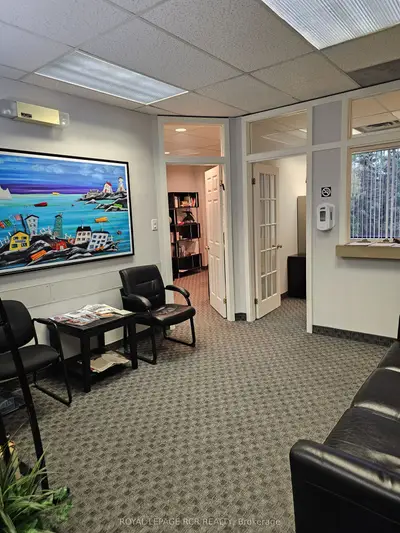 712 Davis Drive 307, Newmarket, On L3y 8c3
