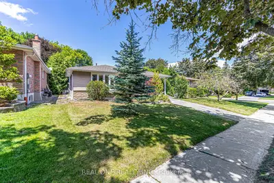 52 Devins Drive, Aurora, On L4g 2z1