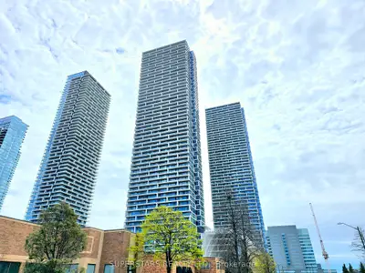 Condo Apartment in Vaughan