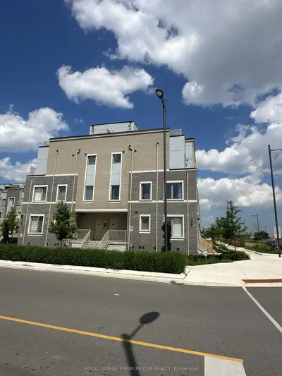 Condo Townhouse in Vaughan