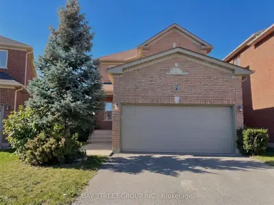 Detached in Richmond Hill