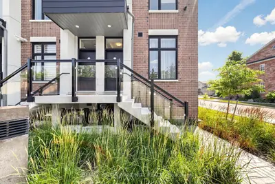 Condo Townhouse in Vaughan