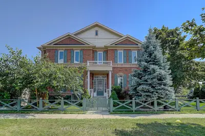 Att/Row/Townhouse in Markham