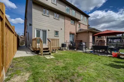 Att/Row/Townhouse in Innisfil