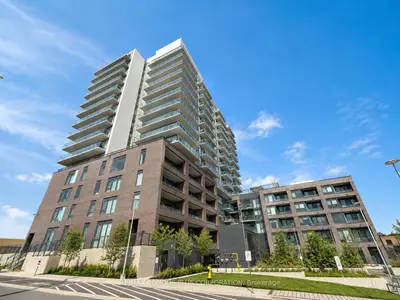 Condo Apartment in Newmarket