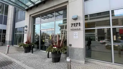 Condo Apartment in Markham