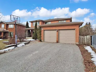 64 Aspen Crescent, Whitchurch-stouffville, On L4a 5c7