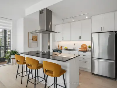 10 Gatineau Drive 413, Vaughan, On L4j 0l2