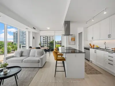Condo Apartment in Vaughan