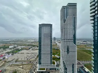 Condo Apartment in Vaughan