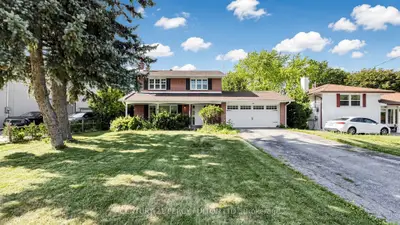 126 Sherwood Forest Drive, Markham, On L3p 1r1