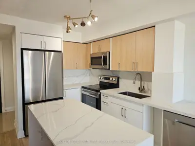 Condo Apartment in Vaughan