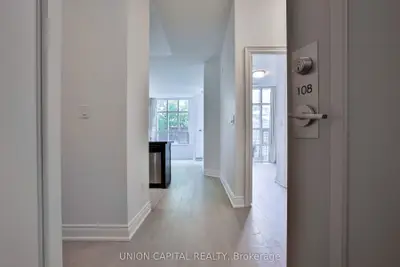 Condo Apartment in Vaughan