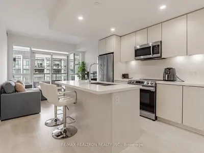 Condo Apartment in Innisfil