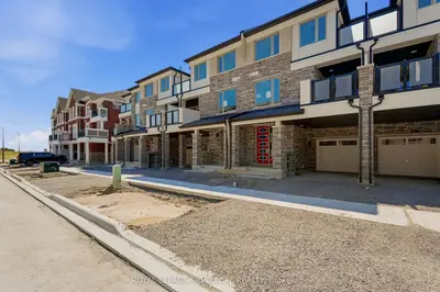 Att/Row/Townhouse in Markham