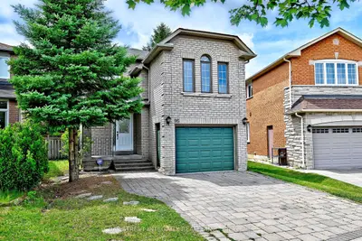 Detached in Richmond Hill
