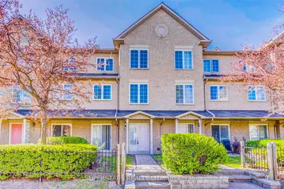 Condo Townhouse in Markham