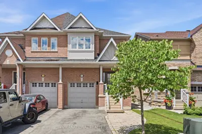 Semi-Detached in Richmond Hill