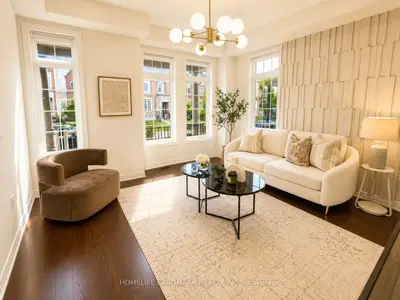 Att/Row/Townhouse in East Gwillimbury