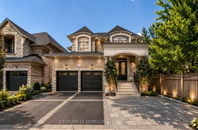 107 Hailsham Court, Vaughan, On L4l 1a6
