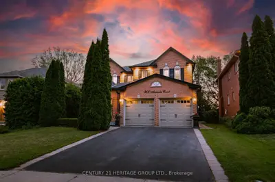 366 Amberlee Court, Newmarket, On L3x 1e7