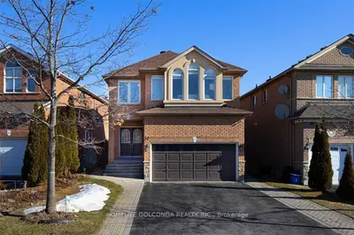 Detached in Richmond Hill