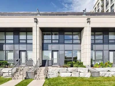 12 Woodstream Boulevard Th114, Vaughan, On L4l 8c3