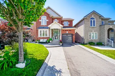 41 Knapton Drive, Newmarket, On L3x 3a9