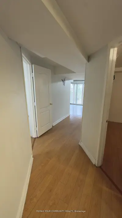 117 English Oak Drive Basement, Richmond Hill, On L4e 3x4