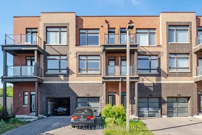 Att/Row/Townhouse in Vaughan